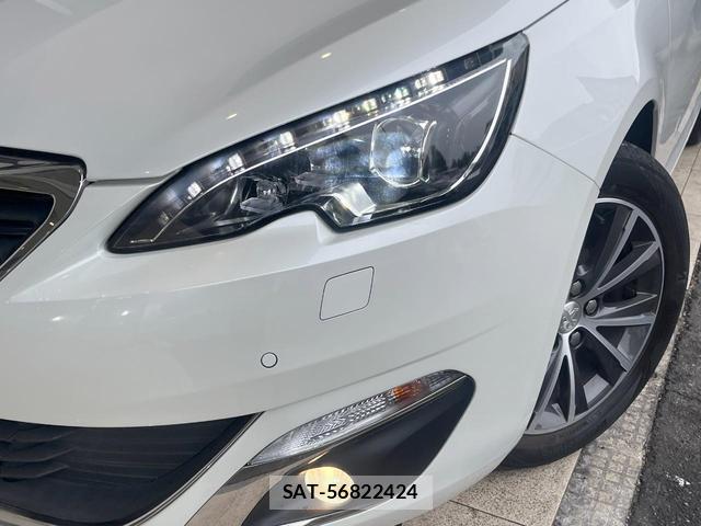 Peugeot 308 2016-11 8817733-10