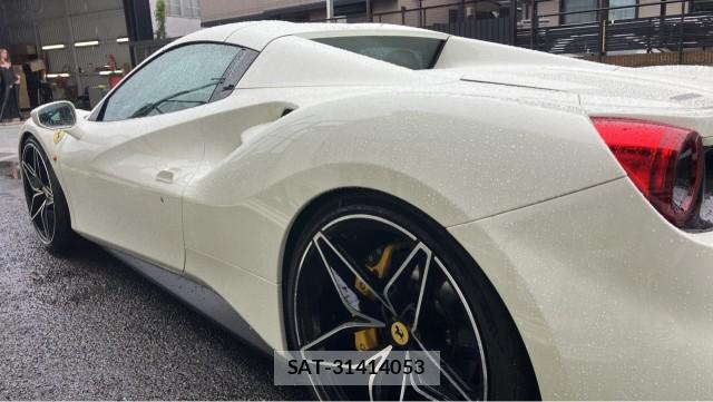 Ferrari 488 Spider 2017-04 8815555-10