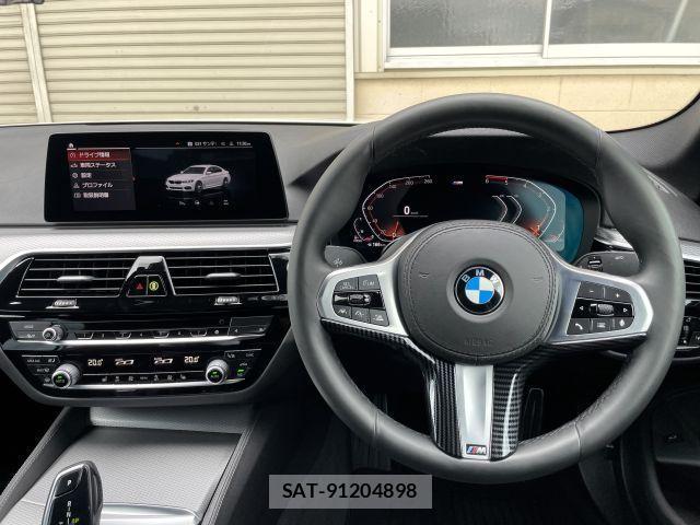 Bmw 5 SERIES 2019-11 8812452-3