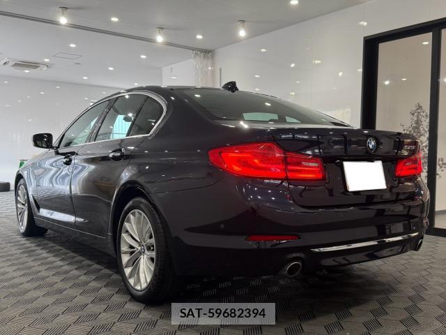 Bmw 5 SERIES 2018-08 8814662-3