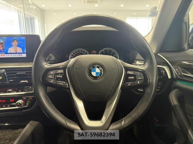 Bmw 5 SERIES 2018-08 8814662-4