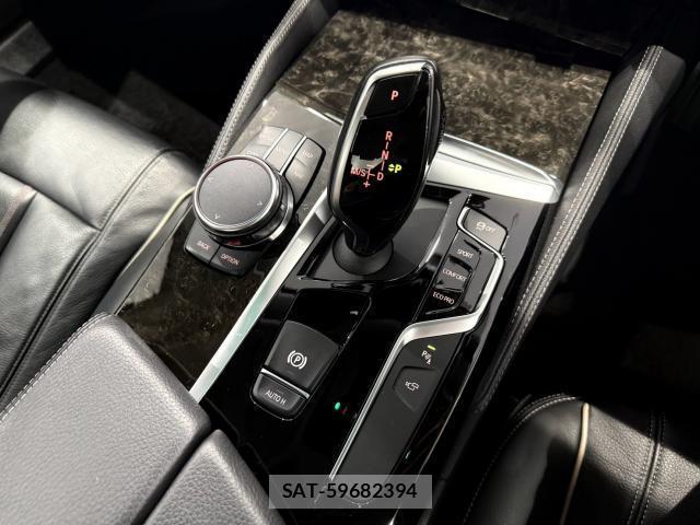 Bmw 5 SERIES 2018-08 8814662-5