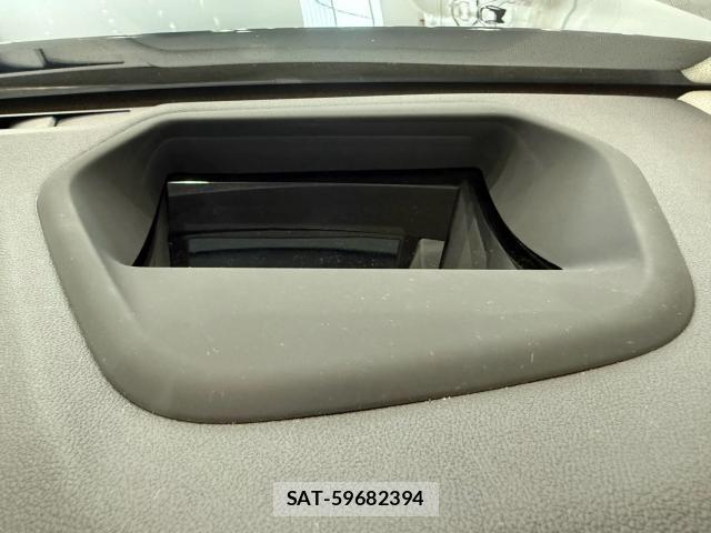 Bmw 5 SERIES 2018-08 8814662-6