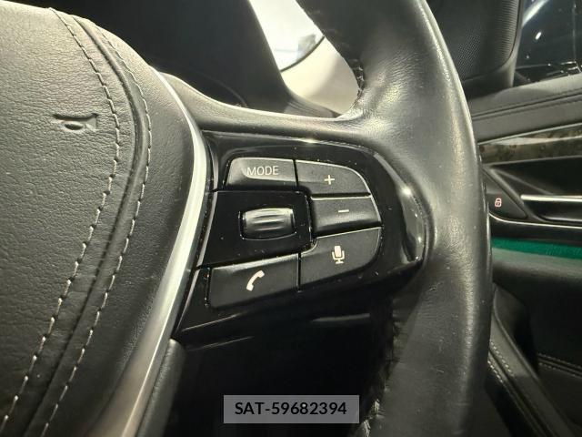 Bmw 5 SERIES 2018-08 8814662-8