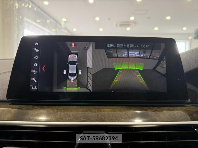 Bmw 5 SERIES 2018-08 8814662-9