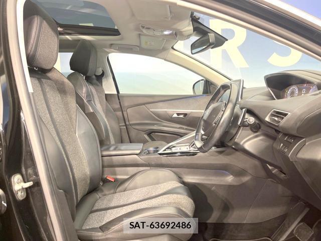 Peugeot 5008 2018-04 8814811-9