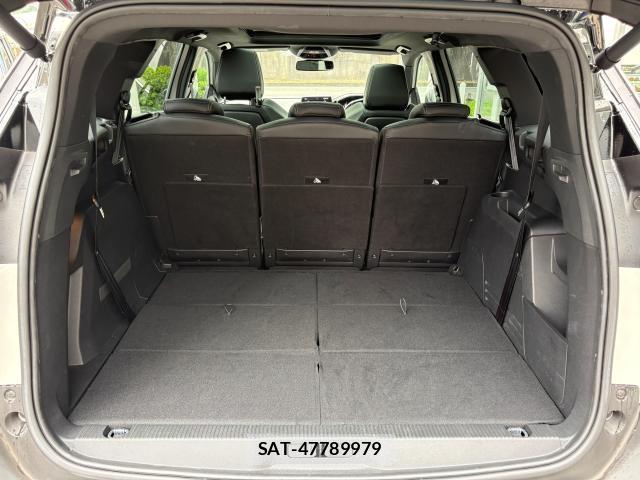 Peugeot 5008 2021-06 8815065-10