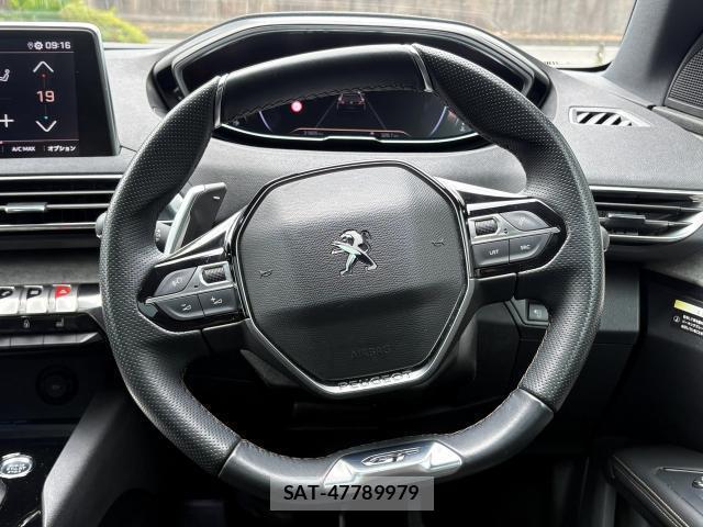 Peugeot 5008 2021-06 8815065-11