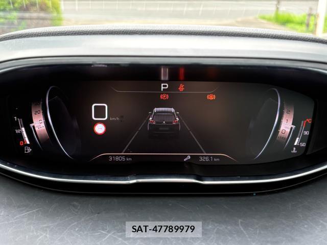 Peugeot 5008 2021-06 8815065-12