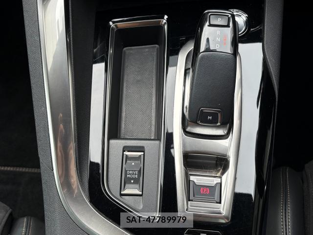 Peugeot 5008 2021-06 8815065-14
