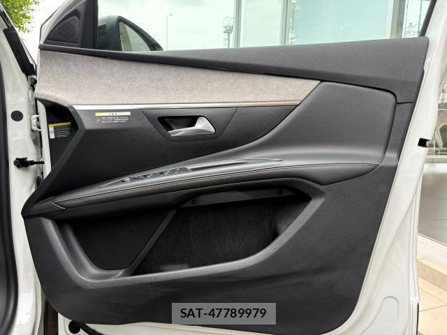 Peugeot 5008 2021-06 8815065-4