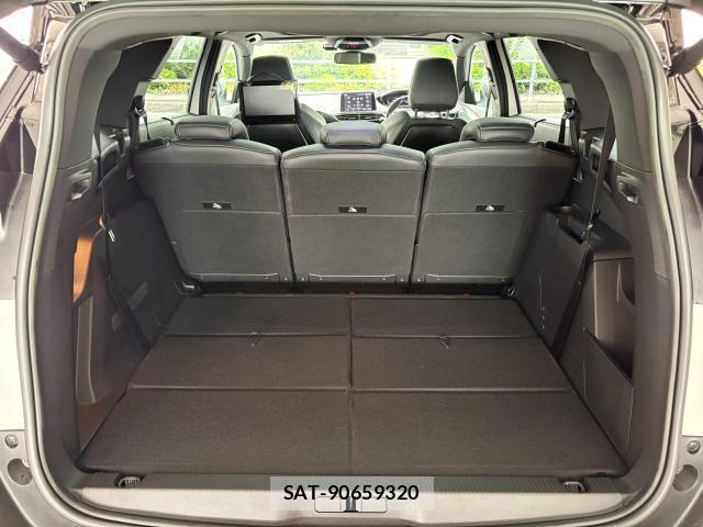 Peugeot 5008 2023-09 8815066-11