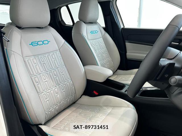 Fiat 600 Hybrid 2025-06 8816452-10