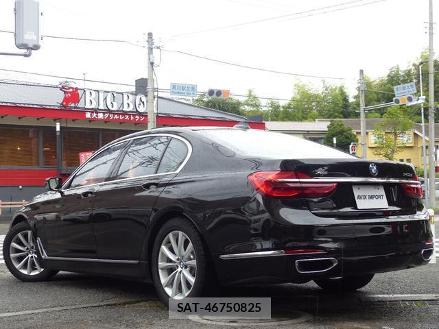 Bmw 7 SERIES 2017-12 8814897-1