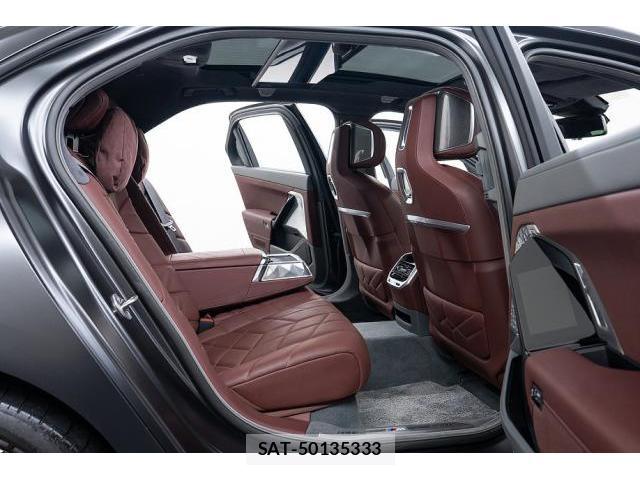 Bmw 7 SERIES 2022-12 8815884-14