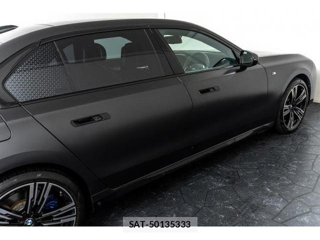 Bmw 7 SERIES 2022-12 8815884-9