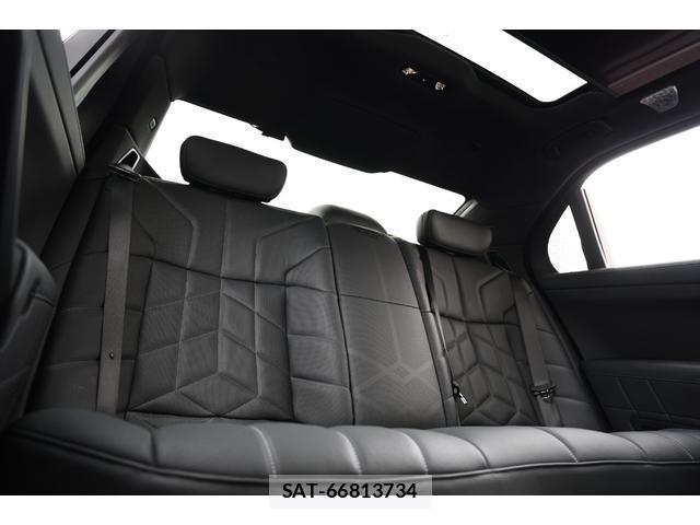 Bmw 7 SERIES 2023-07 8817675-13