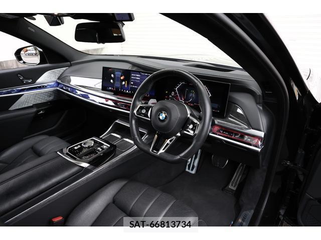 Bmw 7 SERIES 2023-07 8817675-4