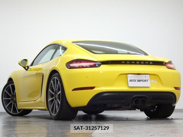 Porsche 718 Cayman 2017-12 8817277-1