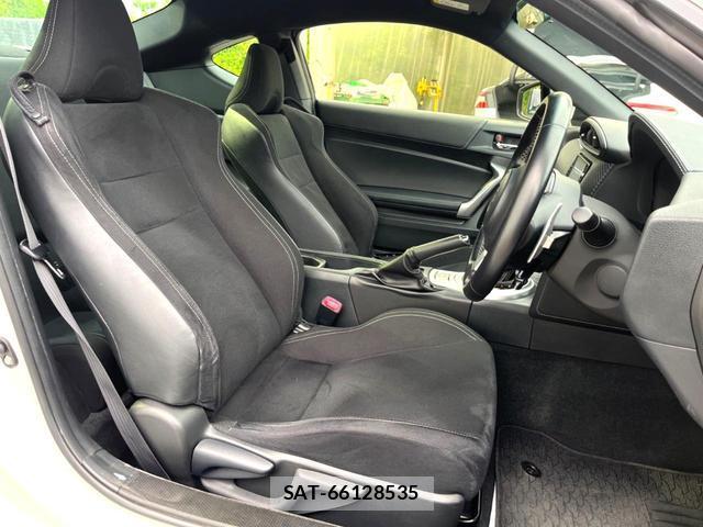 Toyota 86 2017-02 8812223-7