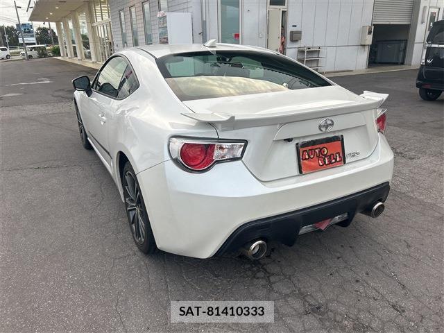 Toyota 86 2013-05 8812834-5