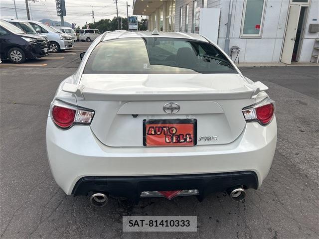 Toyota 86 2013-05 8812834-6