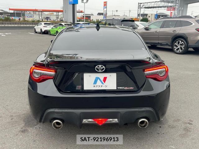 Toyota 86 2013-03 8814507-15
