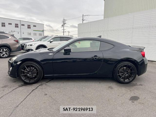 Toyota 86 2013-03 8814507-17