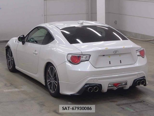 Toyota 86 2013-06 8816604-1