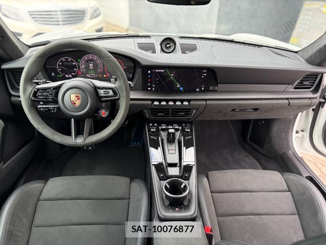 Porsche 911 2025-09 8812341-2