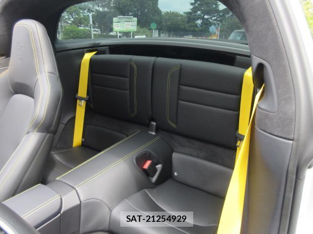 Porsche 911 2025-09 8814201-10
