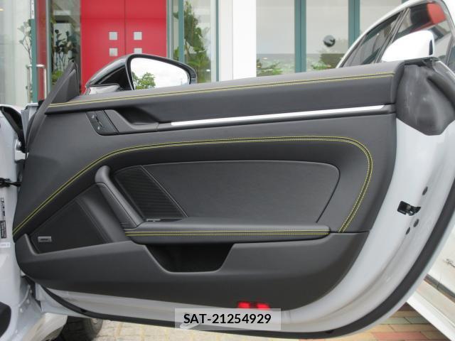 Porsche 911 2025-09 8814201-11