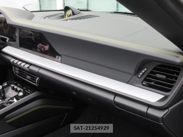 Porsche 911 2025-09 8814201-14