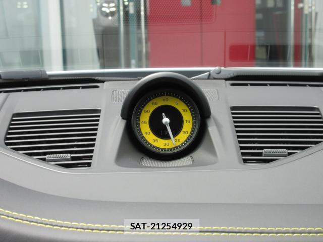 Porsche 911 2025-09 8814201-18