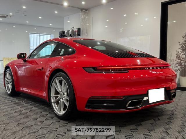 Porsche 911 2021-10 8814658-15