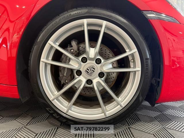 Porsche 911 2021-10 8814658-19