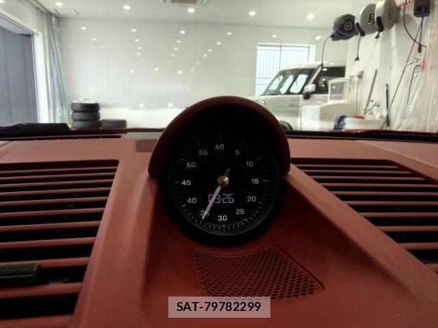Porsche 911 2021-10 8814658-8