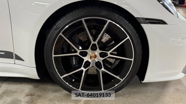 Porsche 911 2025-09 8815546-8