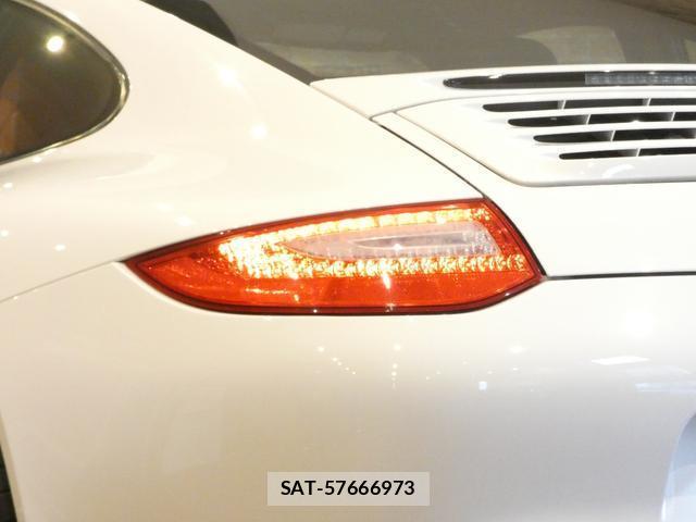Porsche 911 2009-01 8817864-3
