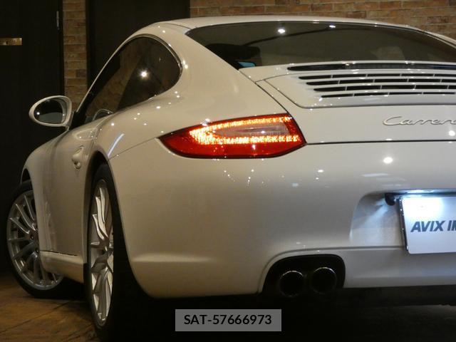 Porsche 911 2009-01 8817864-6