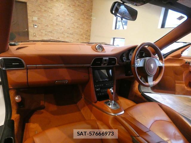 Porsche 911 2009-01 8817864-7