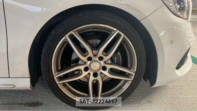 Mercedes Benz A-CLASS 2017-05 8815480-8