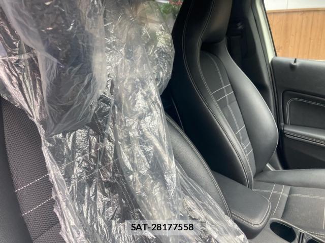 Mercedes Benz A-CLASS 2013-10 8816099-16