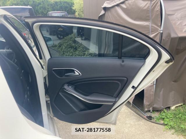 Mercedes Benz A-CLASS 2013-10 8816099-6