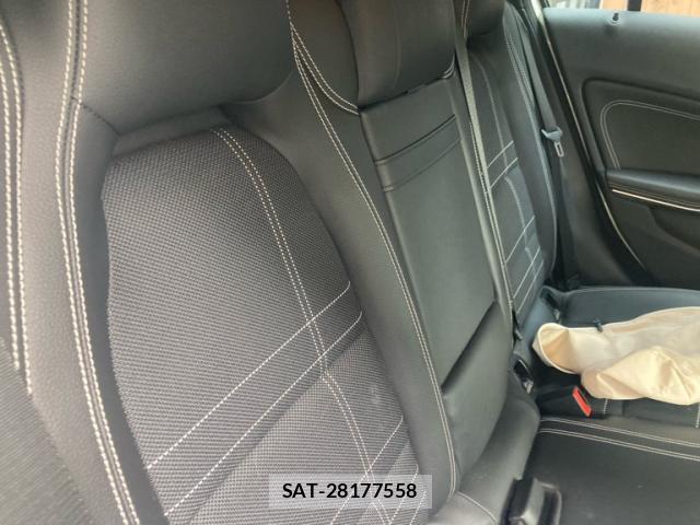 Mercedes Benz A-CLASS 2013-10 8816099-8