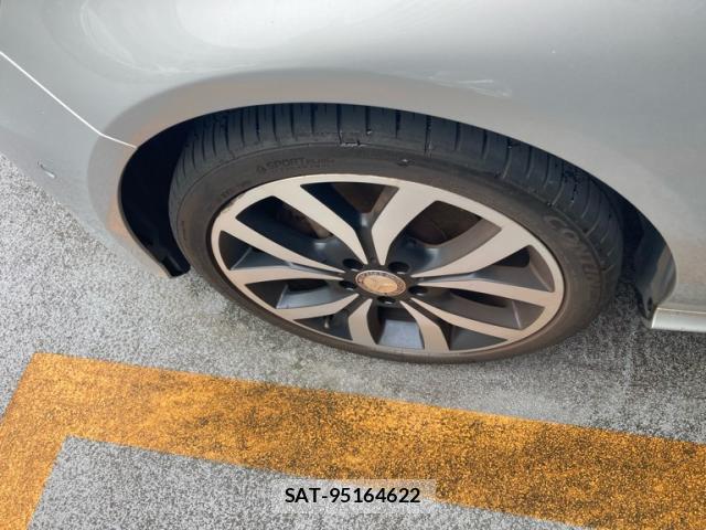 Mercedes Benz A-CLASS 2014-04 8816400-12