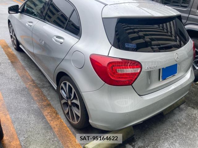 Mercedes Benz A-CLASS 2014-04 8816400-4