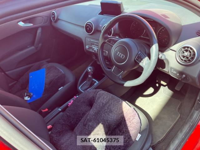 Audi A1 2015-10 8812110-12