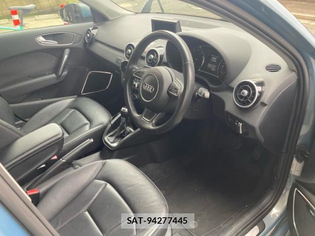 Audi A1 2012-06 8812994-15