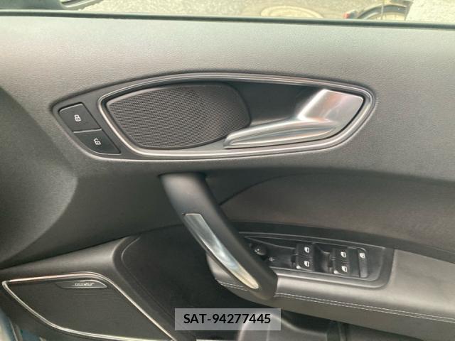 Audi A1 2012-06 8812994-17